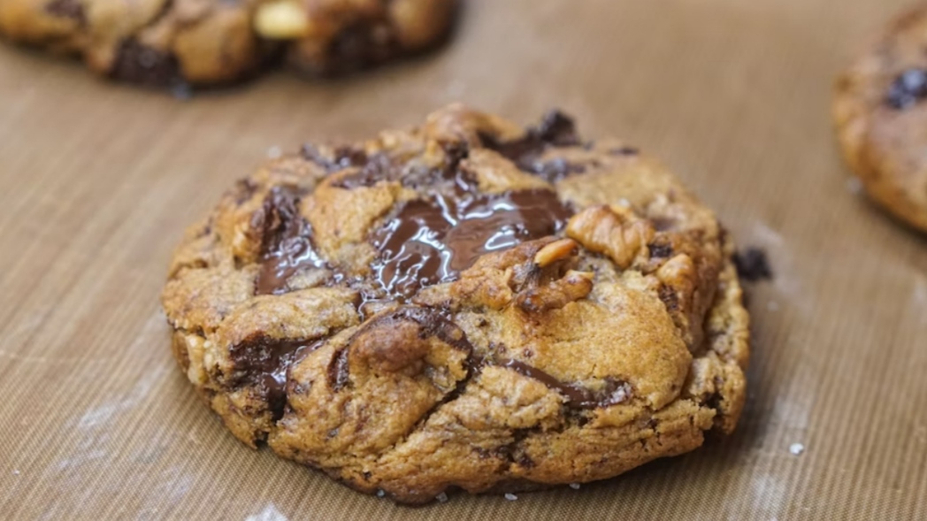 chocolate chip walnut cookies