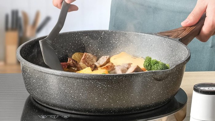 cast aluminum skillet